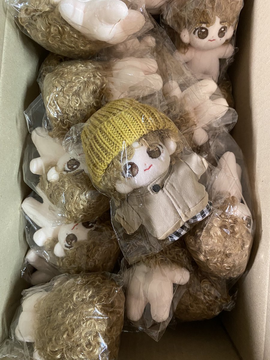 Soop_doll's tweet photo. พร้อมส่ง ตุ๊กตา #BOOBOOTAE 10 cm 
พร้อมชุด 
• ราคา 920฿ (แว่นตา 160฿) 

ค่าส่ง 50฿ EMS 

สนใจ DM (ขอพร้อมโอนเท่านั้นจ้า) 

มีแค่ 10 ตัวงับ 
#btsdoll #BTSDolls  #방탄인형 #ตุ๊กตาบังทัน  #V #ตลาดนัดบังทัน #ตลาดรถไฟบังทัน https://t.co/hbKfKkSp2N