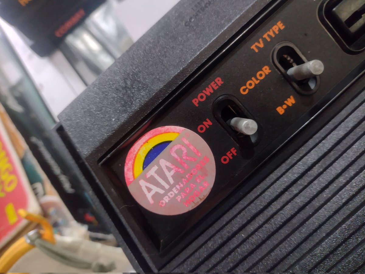 Retrotech tweet media