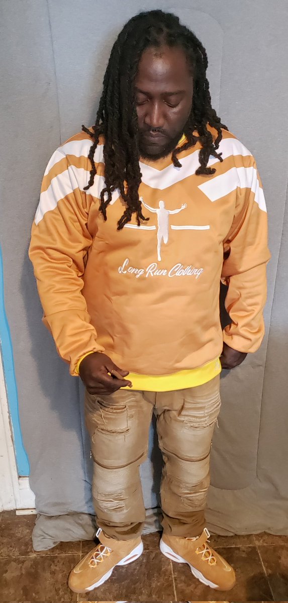 LREDnell's tweet photo. New LRC Sweatshirts available now for Pre Order and Customization... Order yours today... You know the Slogan... Catch On Or Catch Up.... 
Much more to come as well... Stay Tuned #LongRunEnt #LongRunClothing #GroundUpGang #AppliedPressure https://t.co/n74C4Q45nm