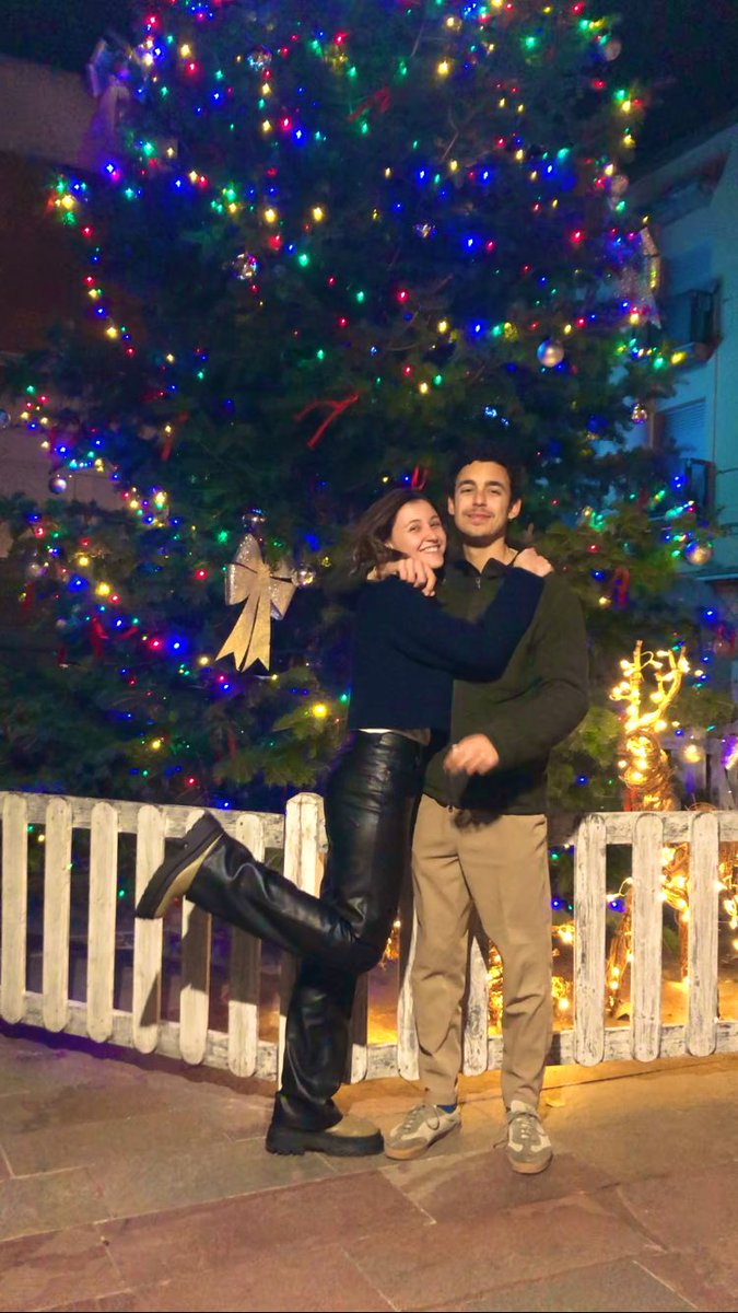marionael's tweet photo. Bon Nadal 💫🎄💖 https://t.co/SjlzsJ1lfi