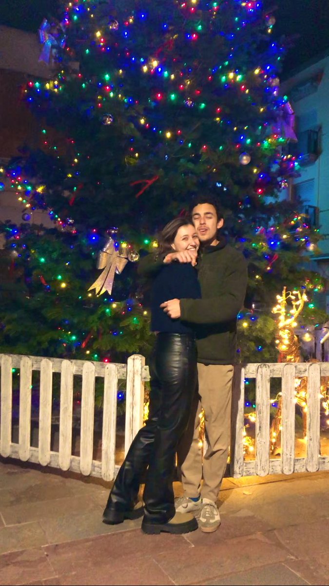 marionael's tweet photo. Bon Nadal 💫🎄💖 https://t.co/SjlzsJ1lfi