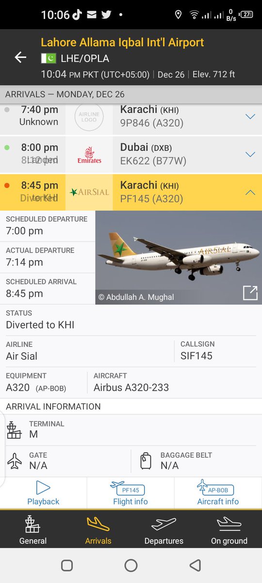 TahoorNaik's tweet photo. #Interesting #Observation at #OPLA

#AirSial flight #PF145 from #Karachi to #lahore returned back to karachi giving double dose of ride to the passengers 😉
While #Airblue flight #ABQ411 from #Dubai has landed in this #foggy situation 

#Uniqueflights #A320 #A321 https://t.co/bvNCTsd9HT