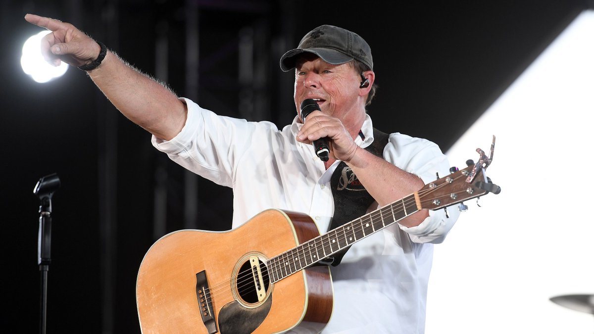 Country High tweet media