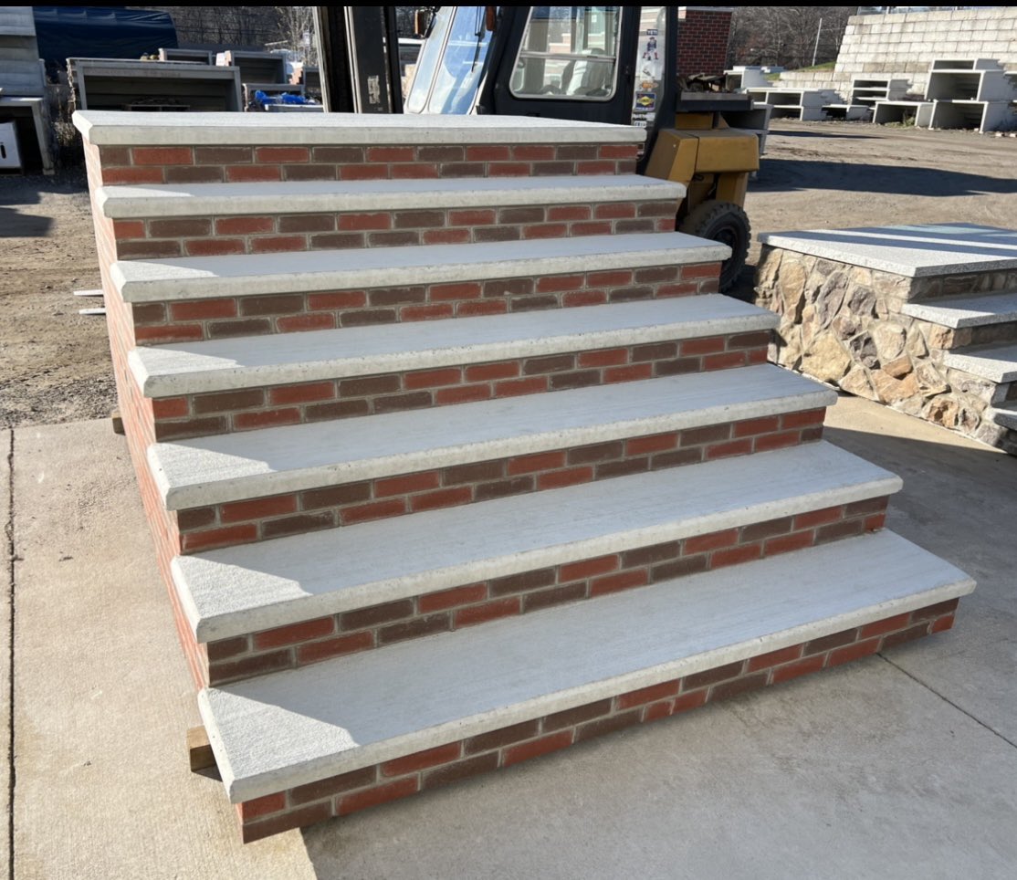 SheaConcrete's tweet photo. Closing out 2022 strong & we look forward to making a couple more homeowners front steps the “Talk Of Their Town” #homeimprovement #curbappeal #talkofyourtown #talkofthetown #frontsteps #frontstairs #precastconcrete #thesheaway #madeintheusa🇺🇸 #teamwirkmakesthedreamwork https://t.co/c87jWK0iMT