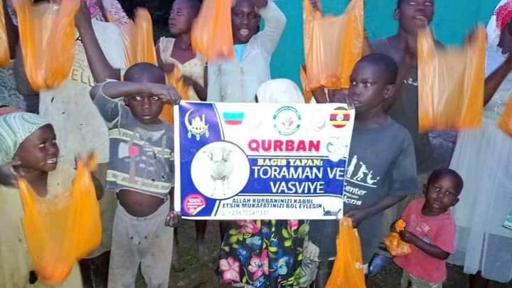 b🇺🇬🇺🇬Allah kurban sadakalarını kabul etsin inşaallah amin yalabi 🙏🤲🏼 tüm değerli bağışçılarımıza teşekkürler Allah canınızı versin ihtiyaç sahipleri için bağış yapmaya devam edin başka bir destek çağrısı olursa Wha