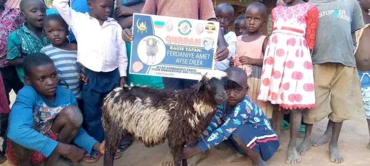 b🇺🇬🇺🇬Allah kurban sadakalarını kabul etsin inşaallah amin yalabi 🙏🤲🏼 tüm değerli bağışçılarımıza teşekkürler Allah canınızı versin ihtiyaç sahipleri için bağış yapmaya devam edin başka bir destek çağrısı olursa Wha