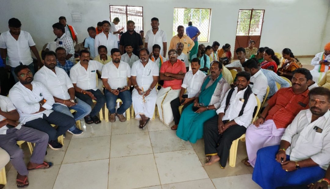 BJPManurTvl's tweet photo. @BJP4TamilNadu மாநிலத் தலைவர் திரு.அண்ணாமலை அவர்களை ஒருமையில் பேசிய திமுக அமைச்சர் மாண்புமிகு.கீதாஜீவன் அவர்கள் திருநெல்வேலி மாவட்டம்,மானூர் ஒன்றியத்திற்கு வருகை தந்ததன் பேரில் முன்னெச்சரிக்கை என்ற பெயரில்   காவல்துறையினர் எங்களை இன்று அதிகாலையில் வீடு புகுந்து கைது செய்தனர்... https://t.co/L5lusMpT86