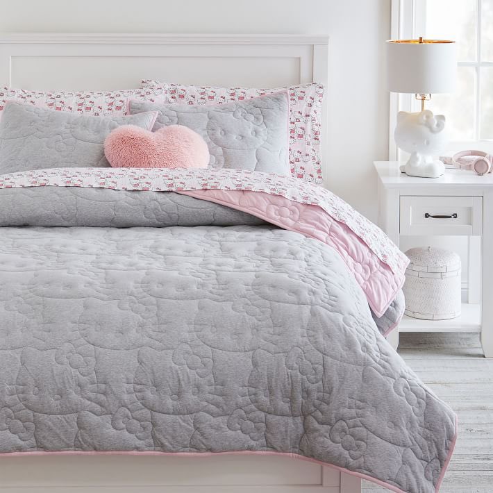 lapafaits's tweet photo. i found this while looking for new bedding omg im sooo obsessed with this hello kitty set https://t.co/gJQykNRLTy