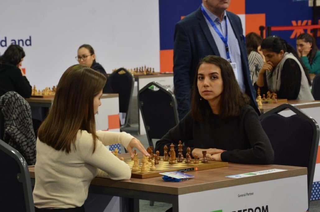 GEsfandiari's tweet photo. Iranian chess grandmaster Sara Khademalsharieh appeared without the mandatory hijab at a chess event in Kyrgyzstan 

#MahsaAmini https://t.co/O667Q2KUor