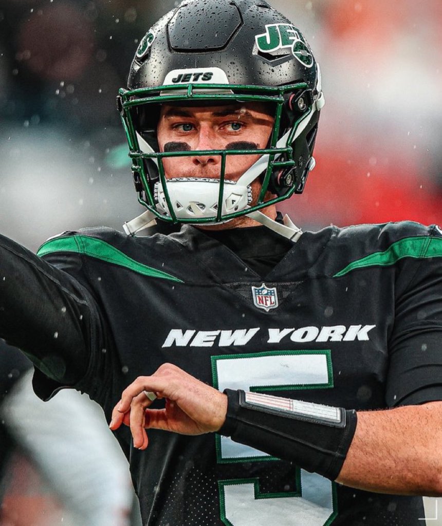 NYJets_Media's tweet photo. WE ARE BACK https://t.co/74OpRVRTme