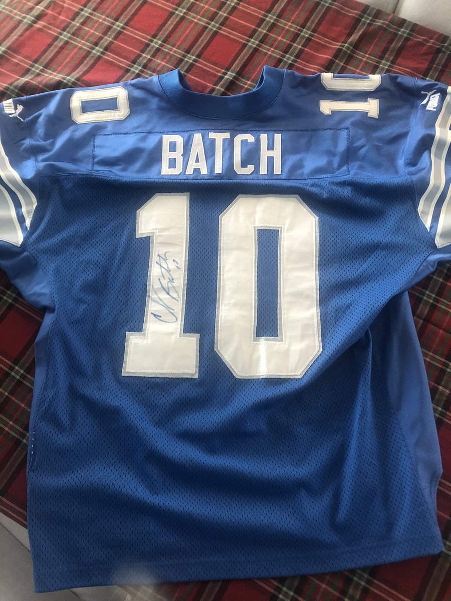 SuptBen's tweet photo. My daughter and son-in-law gave me this for Christmas. I was always a Batch fan. He should have had a great career in Detroit. ( Typical Lions mess up) I saw him play at EMU against UT when I attended Rocket U. #CharlieBatch #DetroitLions #EMU #EasternMichigan https://t.co/qwcIniTn4X