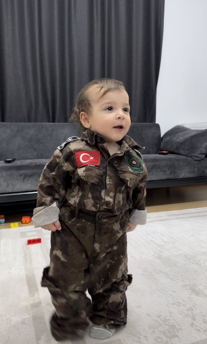 mervvileri's tweet photo. İşte geliyor özel harekat https://t.co/mj0FzyCLFK