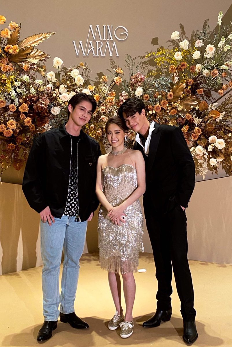 mintraopasO's tweet photo. Happy birthday @bbrightvc ka✨

มีความสุขมากมากนะคะ ขอให้มีสุขภาพแข็งแรง มีเวลาไปเที่ยว ได้พักผ่อนเยอะ ๆ น้าา เป็นที่รักของทุกคนแบบนี้ตลอดไปนะคะ สุขสันต์วันเกิดค่าา ~ 

เค้กมาการองอร��อยมั้ยคะ ><

#25thBrightDay 
#mingieee #มาการองของพี่��มิง https://t.co/whQ97Nr5Uk