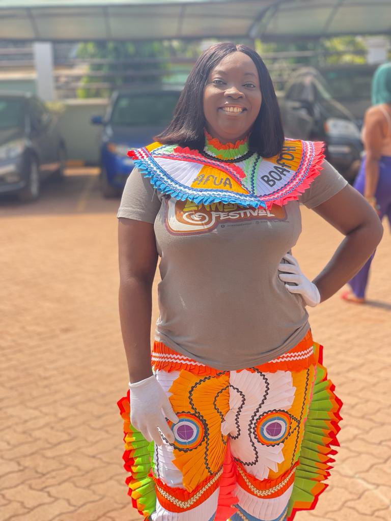 BoafohAfua's tweet photo. Merry Christmas everyone❤️❤️❤️

Christmas is Taadi &amp; Taadi is Christmas 💃🏻🎁

If u are in Taadi too let’s connect na orekodo 🤩

Repping Supreme Masquerade 💃🏻💃🏻 

#anwamoofestival# https://t.co/KVausT0BC8