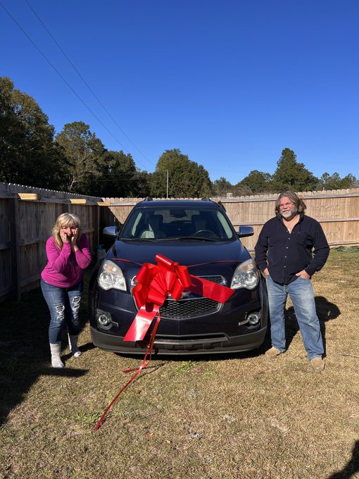 Mom and dad liked their present 🎅 https://t.co/piGg2e5vlN