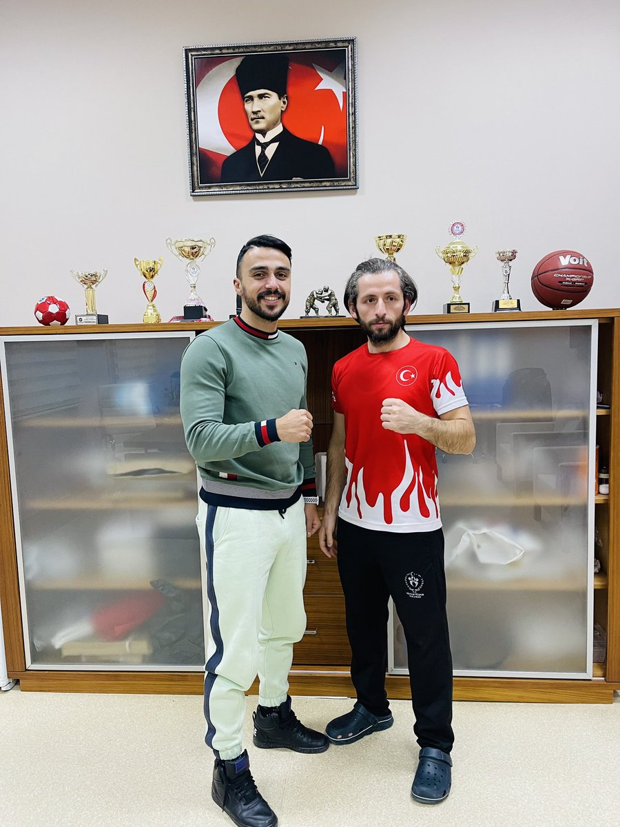 Sporcularımız kick boks branşında Ankara şampiyonu olmuştur tebrik eder başarılarının devamını dilerim. @mansuryavas06 @serkanyorganclr @sinasi_orun @bey_dikmen @slmkcnl