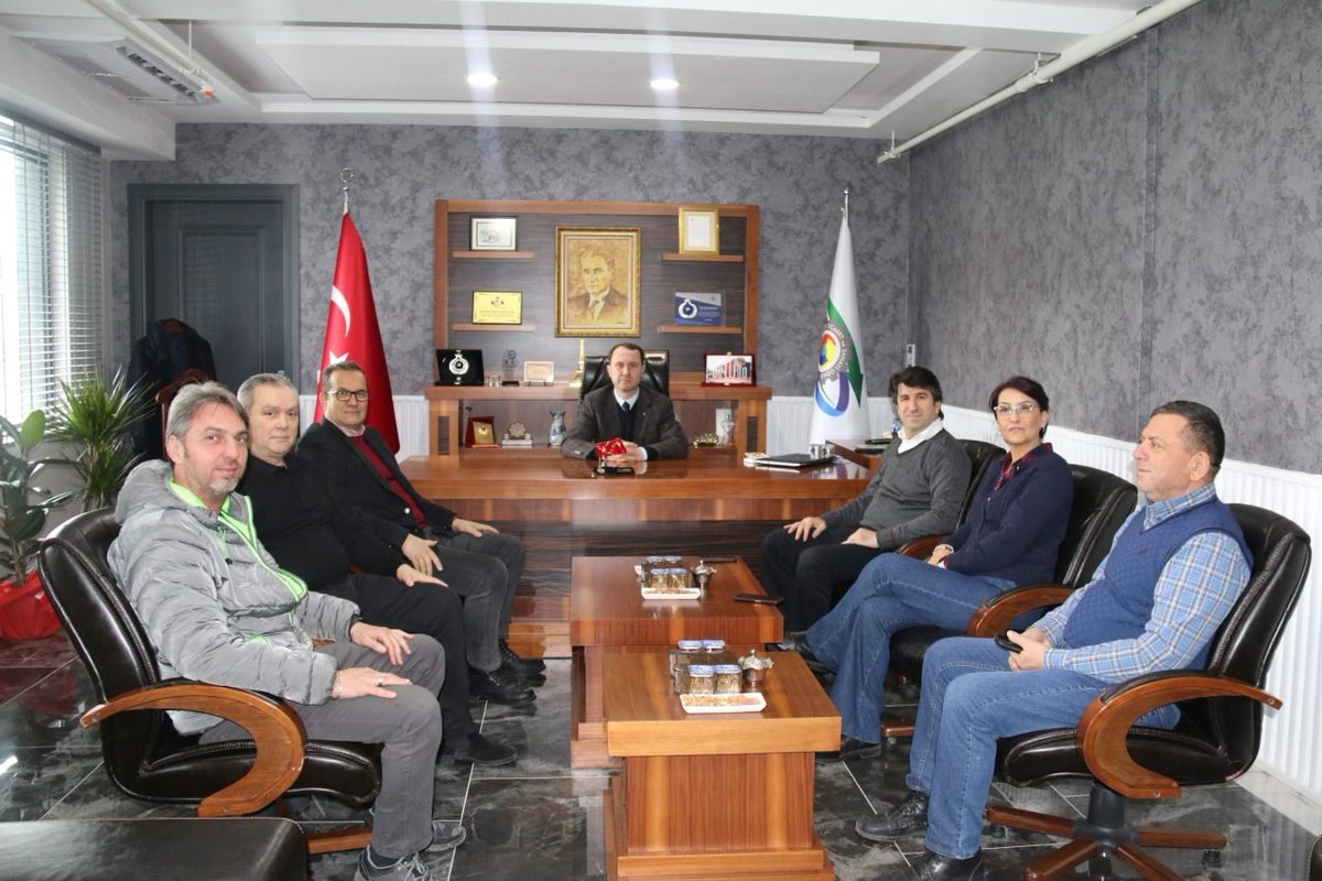 KarabukeDEVA's tweet photo. Deva Partisi İl yönetimi olarak Karabük Ticaret ve Sanayi Odasını (KTSO) ziyaret ettik. Göstermiş olduğu yakın ilgi ve misavirperverliğinden dolayı yönetim kurulu başkanı  Fatih Çapraz’a ve yönetim kurulu üyesi Kemal Karadeniz’e teşekkür eder, çalışmalarında başarılar dileriz. https://t.co/N2iTxoWD3r