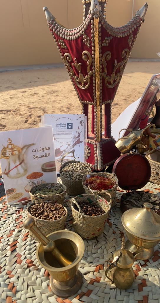 sdc_sh's tweet photo. ضمن الشراكة المجتمعية بين الجمعية والمدرسة الابتدائية الثانية بالشماسية ( بنات ) شاركت الجمعية بتجهيز برنامج #القهوة_السعودية في المدرسة ، وتخلله الكثير من الفعاليات والبرامج المصاحبة ..

#الشماسية
#القصيم
#السعودية https://t.co/l4NJOWJFh3