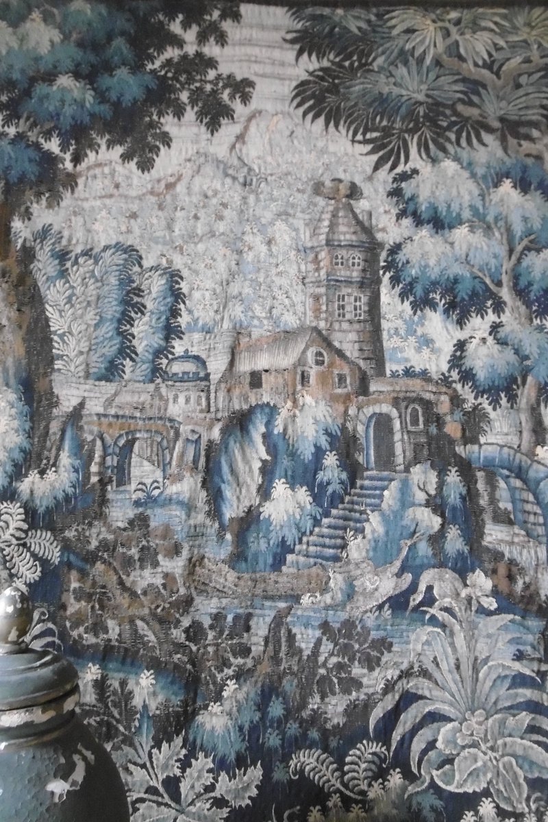 5thLackey's tweet photo. #HaddonHall #tapestry #archtectural fantasies? https://t.co/TyOkNXSVfs