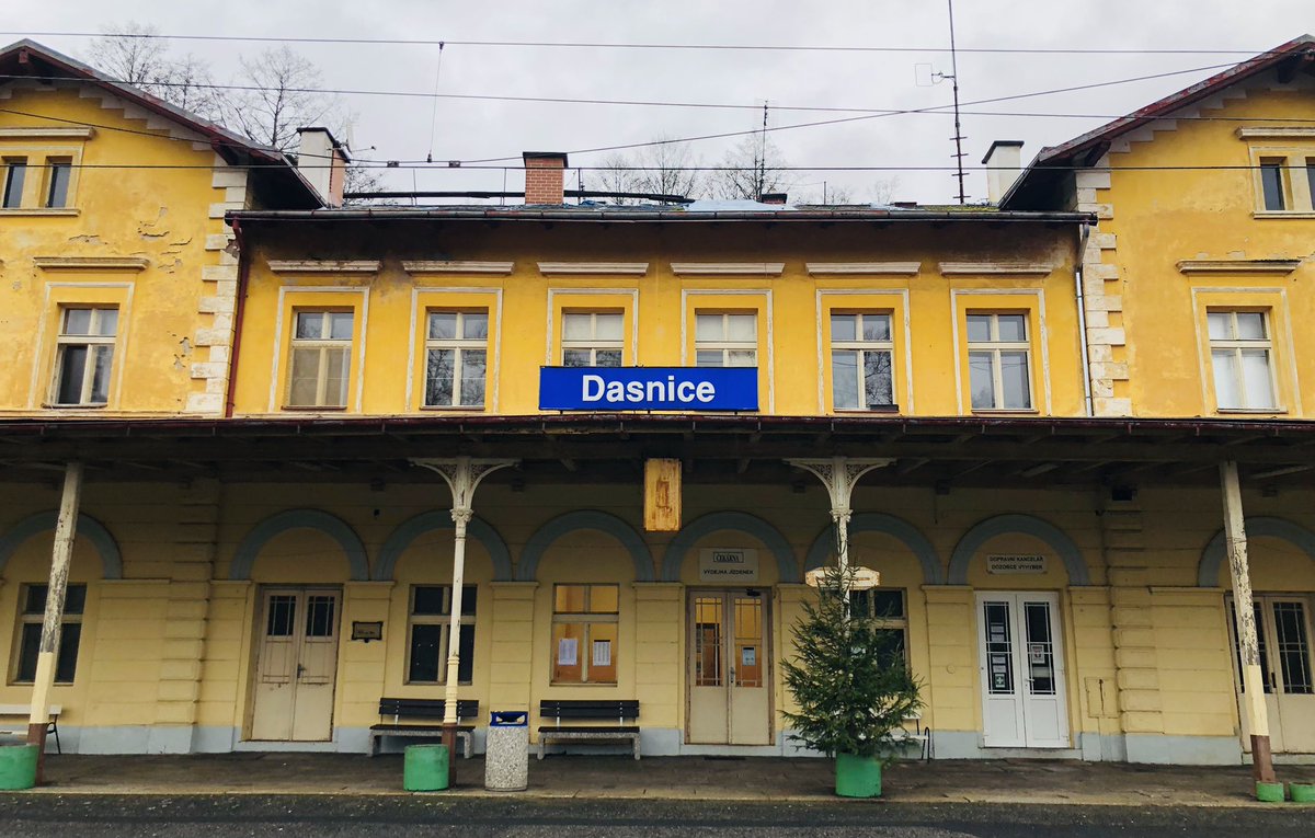 JuergenMistol's tweet photo. Bahnzeit in #Dasnice 🇨🇿 🎄 #bahnzeit https://t.co/vvFrK4R1Dt