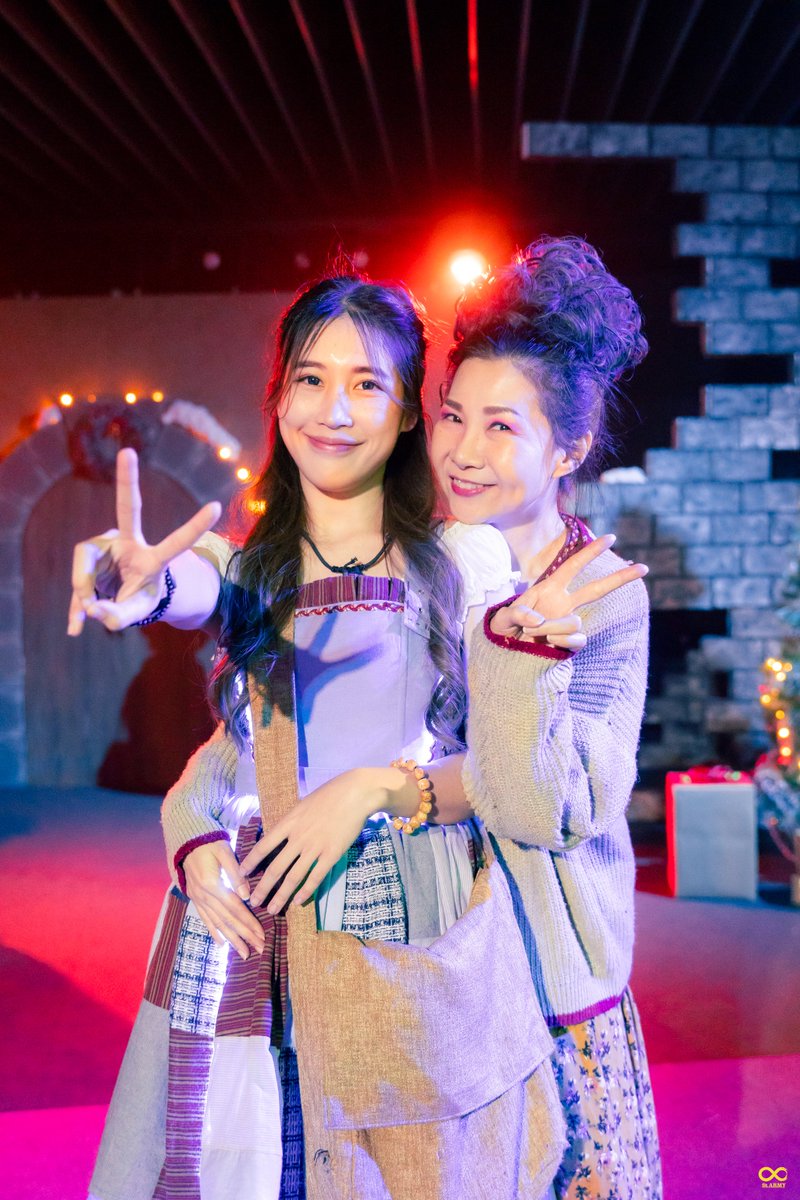 JanChan_StAFans's tweet photo. ลูน่าแจนจังและแม่มดแซน (ครูบี สุชัญญ์ญา)
สองยายหลานตัวละครสำคัญของฝั่งป่า 🌿🌙
LUNA: The Immersive Musical Experience
by @castscape
🔸 ซื้อบัตรเข้าชมละครเวที
: https://t.co/ziVaUC494w
#LunaTheMusical #castscape
#TeamForest
#JanChan #แจนจัง https://t.co/wvfuitutUb