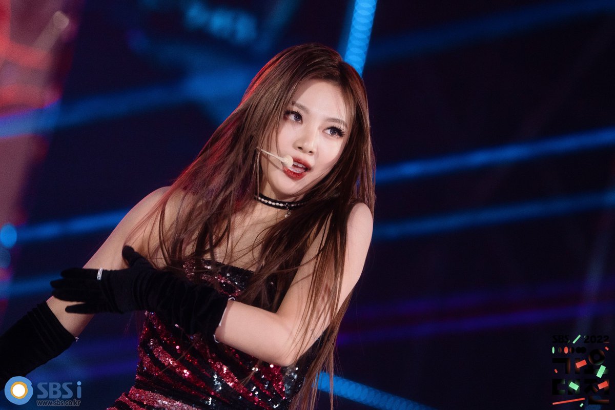 yizhuo1st's tweet photo. NINGNING at the 2022 SBS Gayo Daejeon (2)

#NINGNING #닝닝 #宁宁 #aespa https://t.co/jeCwa3iD3K