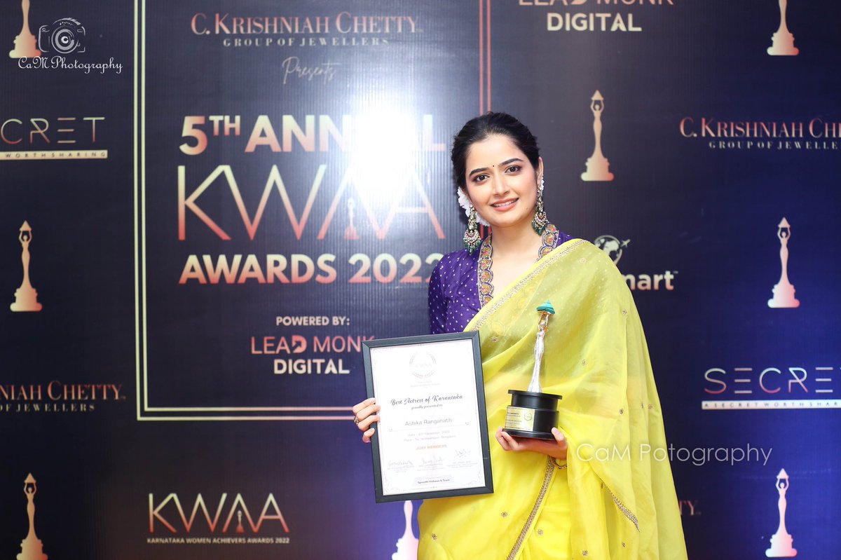 AshikaRanganath's tweet photo. Thank you team #KWAA for the honours ♥️
This small appreciation makes me work even harder & better!
Thank you Ashwini ma’am ♥️ https://t.co/rIQLiI1Thi
