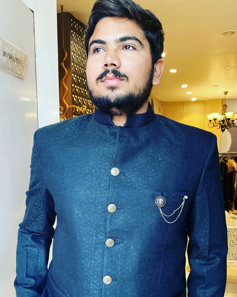 ujjwalmazra's tweet photo. #अंधेरे हो लाख घने पर अंधेरे अन्नंत नही,,गिर जाना मेरा अंत नही,,गिर जाना मेरा अंत नही,,,।।
#Keep_Loving❤️ 
#keep_supporting🙏 
#Stay_Happy😊 
#suitstyle 
#saharanpur https://t.co/UuuSOWFjye