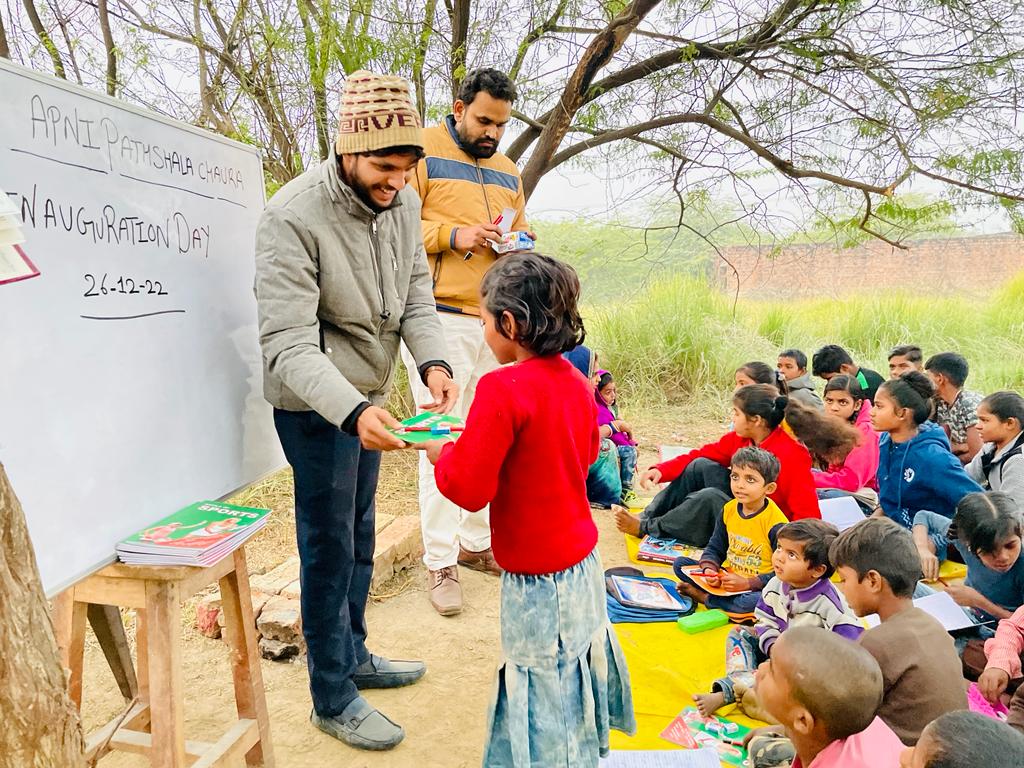LearnQuickZone's tweet photo. Inauguration of #apnipathshala Chaura  New Centre With New Smile https://t.co/Y4PNfSQQsc