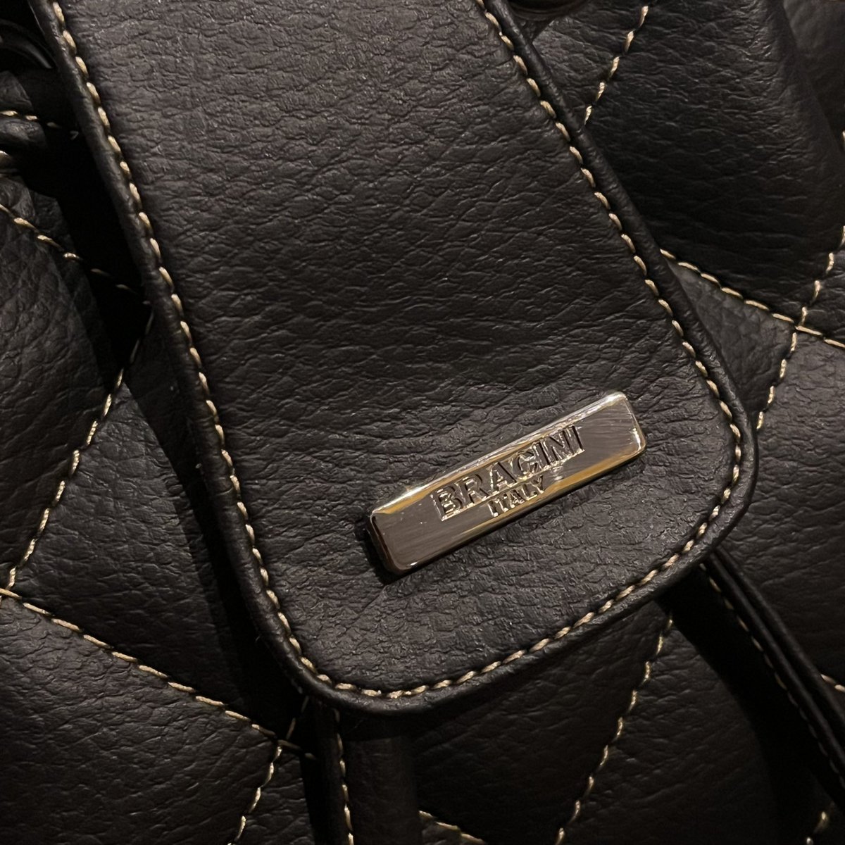 uis. on Twitter "iseng scroll zalora selalu nemu harta karun! salah satunya bucket bag yang