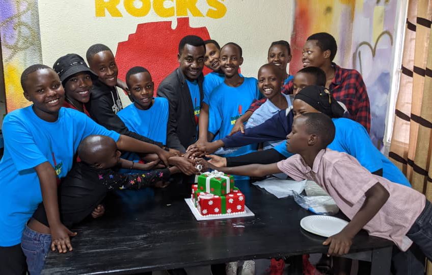 OmniPeace's tweet photo. A Merry Christmas indeed🎄🎄We had a lot of fun celebrating Christmas with the kids at #RwandaRocks https://t.co/ypYUizachS