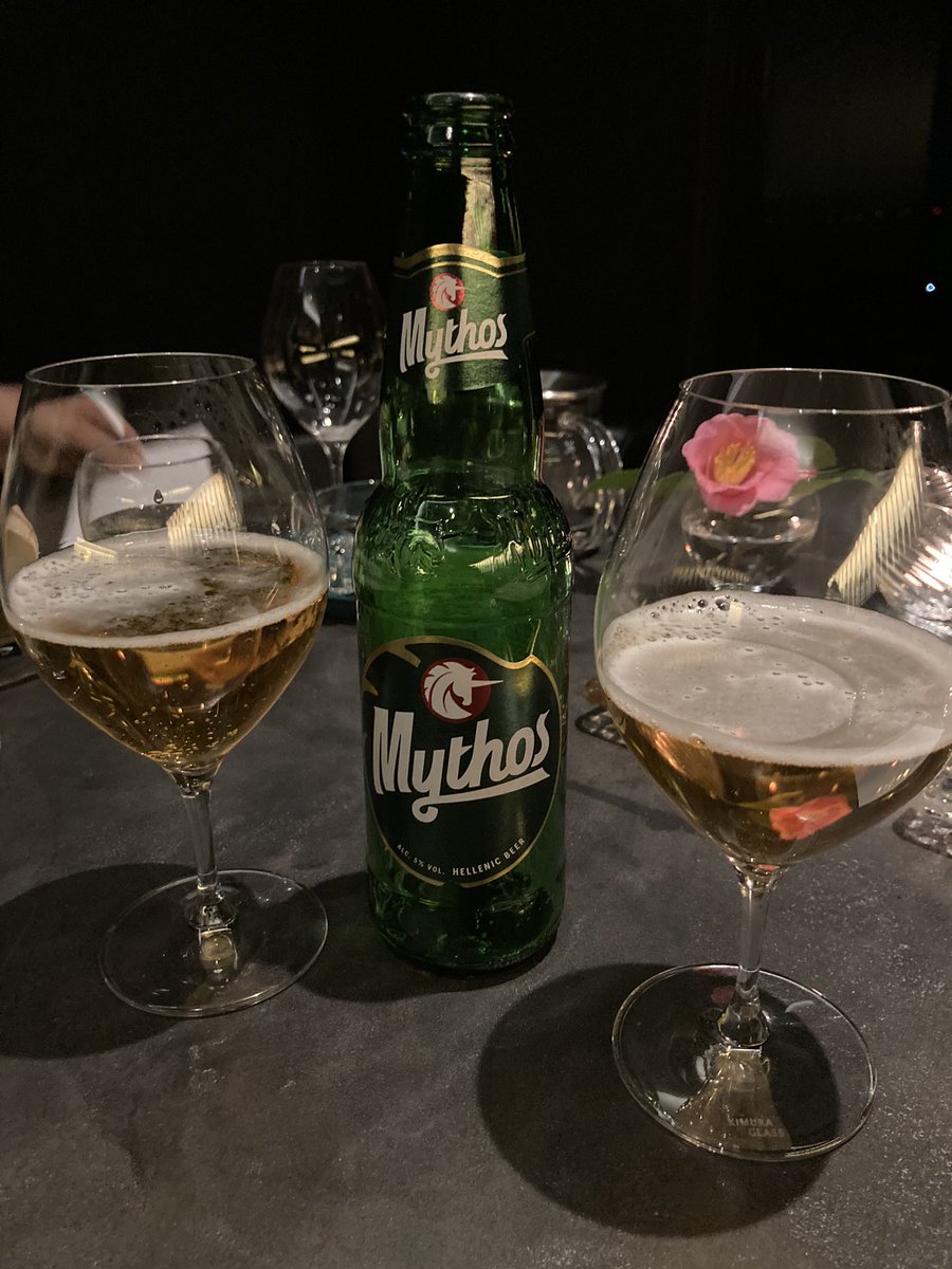 yo1kunishima's tweet photo. 今夜はヴィラサントリーニ内のレストランlogueにてギリシアのビール、FIX HellasとMythosで乾杯。日本国内外問わず、ギリシアのビールを飲んだのは初めて。FIXはコクがあり、Mythosはあっさりライト。どちらも美味しかったです!
#ギリシア #ビール #fix #mythos #高知 #ヴィラサントリーニ #logue https://t.co/igSckoPJUF