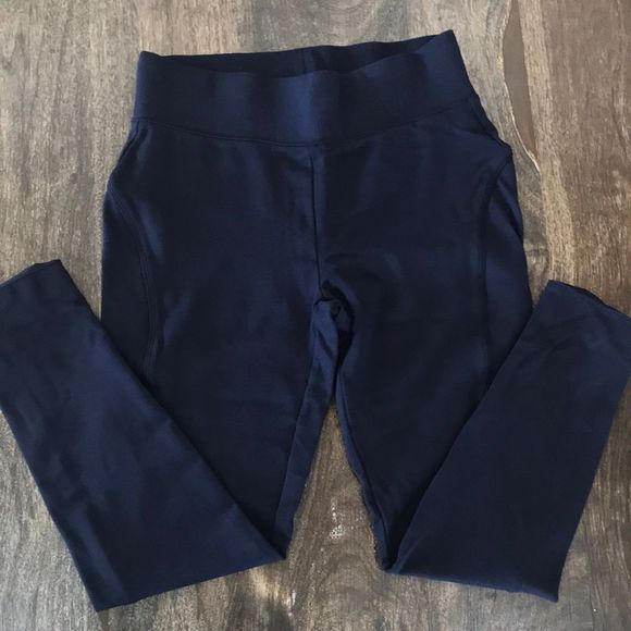 glamma2022's tweet photo. So good I had to share! Check out all the items I'm loving on @Poshmarkapp #poshmark #fashion #style #shopmycloset #athleta #vigoss #seven7: https://t.co/o4IxEBkMEZ https://t.co/ox9M0v9wf5