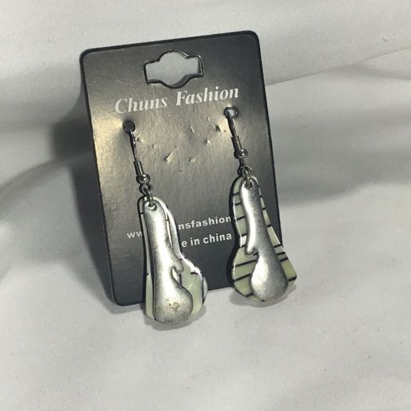 GoddessArmor's tweet photo. So good I had to share! Check out all the items I'm loving on @Poshmarkapp #poshmark #fashion #style #shopmycloset #chunsfashion #noboundaries: https://t.co/FH5jFg3RFz https://t.co/BLjbWKlPUh