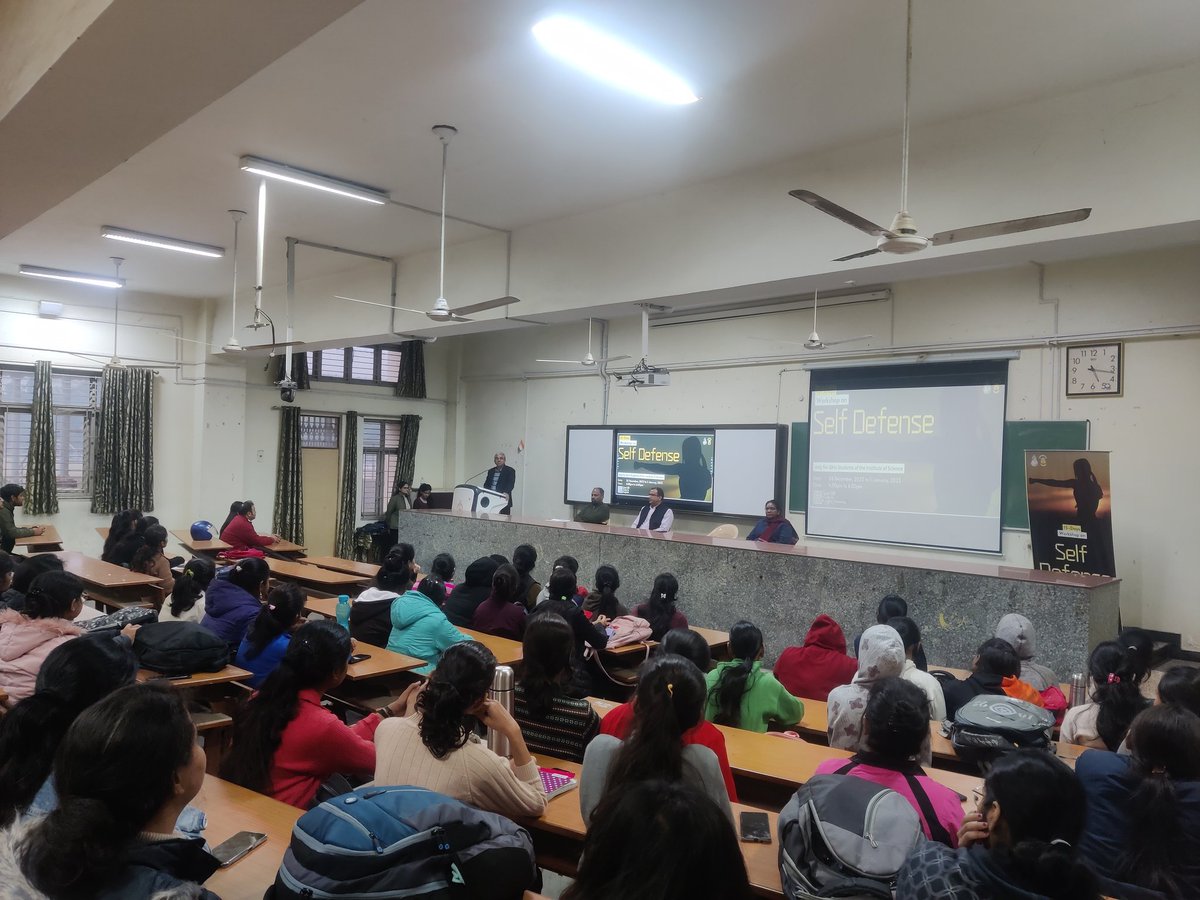studentsIScBHU's tweet photo. A 15 days workshop on self defence training to girl students of Institute of Science was inaugurated today by the Director, Prof. @ProfAnilKumarT1 . Prof. Nirmala Horo and Ashish Pratap Singh from Varanasi Taekwondo Association were also present during the occasion. @bhupro https://t.co/mrbyXoZPxf