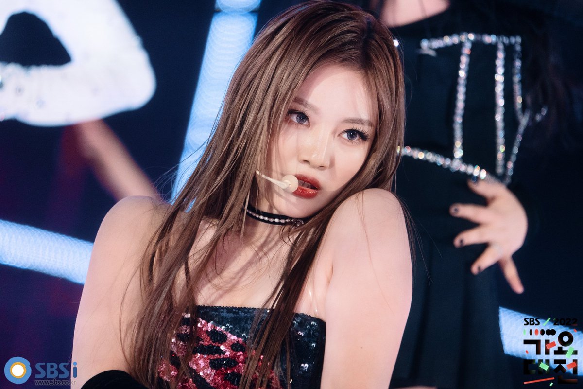 yizhuo1st's tweet photo. NINGNING at the 2022 SBS Gayo Daejeon (5)

#NINGNING #닝닝 #宁宁 #aespa https://t.co/7M8buh7sJe