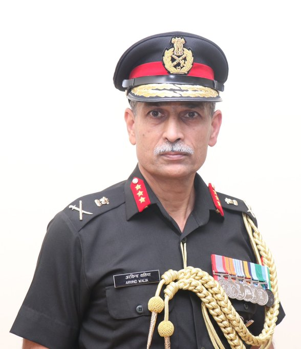 timesofindia's tweet photo. Lieutenant General Arvind Walia has been appointed as the next Engineer-in-Chief of the Indian Army. He would be succeeding Lt Gen Harpal Singh who is superannuating on December 31: Indian Army officials https://t.co/VSYqTL5goq