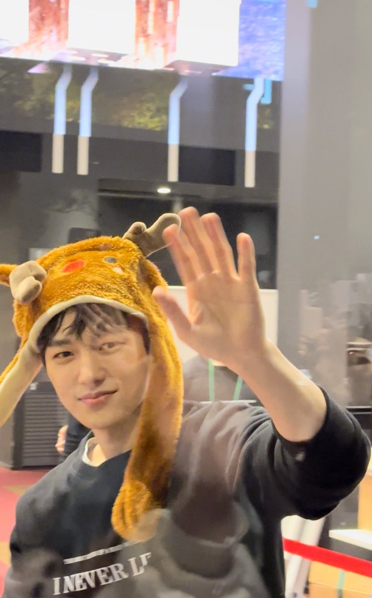 ogoogo570313's tweet image. 初めての退勤〜♡
全ての動きが可愛かった
(  ；∀；)可愛いしか言ってないなw

#김명수 #엘
#INEVERLEFT