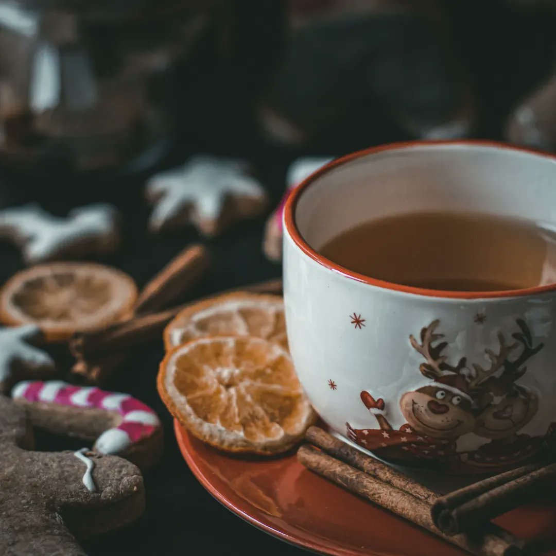 PureTeaUk's tweet photo. ❄️Warm up with a cup of Chai tea. A great alternative to coffee without giving up flavour or caffeine. Discover the world of Indian spices with our traditional Chennai Chai Tea! Spices include cardamom, cloves, cinnamon and anise blended with delicious malty Assam tea

#chai https://t.co/6pnoSQvlFR
