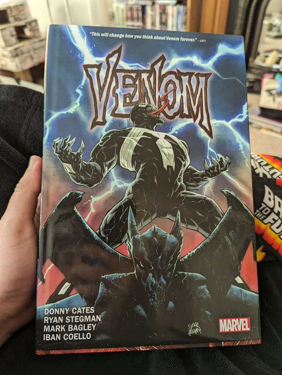 SirDrewbles's tweet photo. My lovely wife @Rhibles got me this amazing Venom Omnibus by @Doncates & @RyanStegman as my Christmas present.
<3 Merry Christmas everyone!
#comics #bignerd #venom https://t.co/yVawzSZXc3