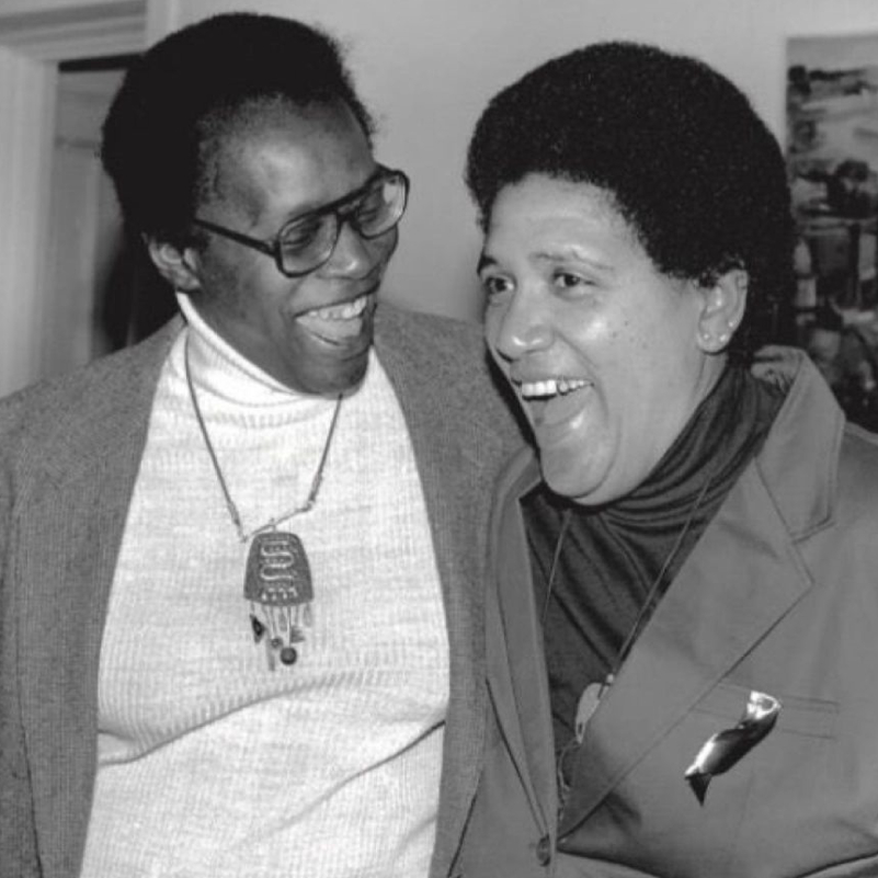 aartcetera's tweet photo. 👉 Artistas fazendo coisas comuns

#32 - Pat Parker e Audre Lorde rindo gostoso... https://t.co/RXhRIUlnkv https://t.co/XRvlTG5Zir