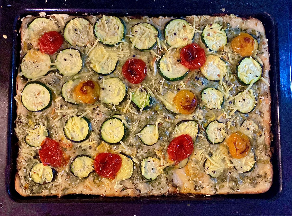 schmoozequeen's tweet photo. #BoxingDay #VEGAN PIZZA BREAKFAST 🥒🍅🧀🧄🍕
Spinach Dip Pizza with Creamcheese, Garlic, Spinach, Zucchini, Everything Bagel Sprinkle, #NafsikasPizzaCheese #ViolifeGratedParmesan @ViolifeFoods @nafsikasgarden
#BoxingDayBreakfast #Vegan #Plantbased #Pizza #Breakfast https://t.co/53CKG5wQKI