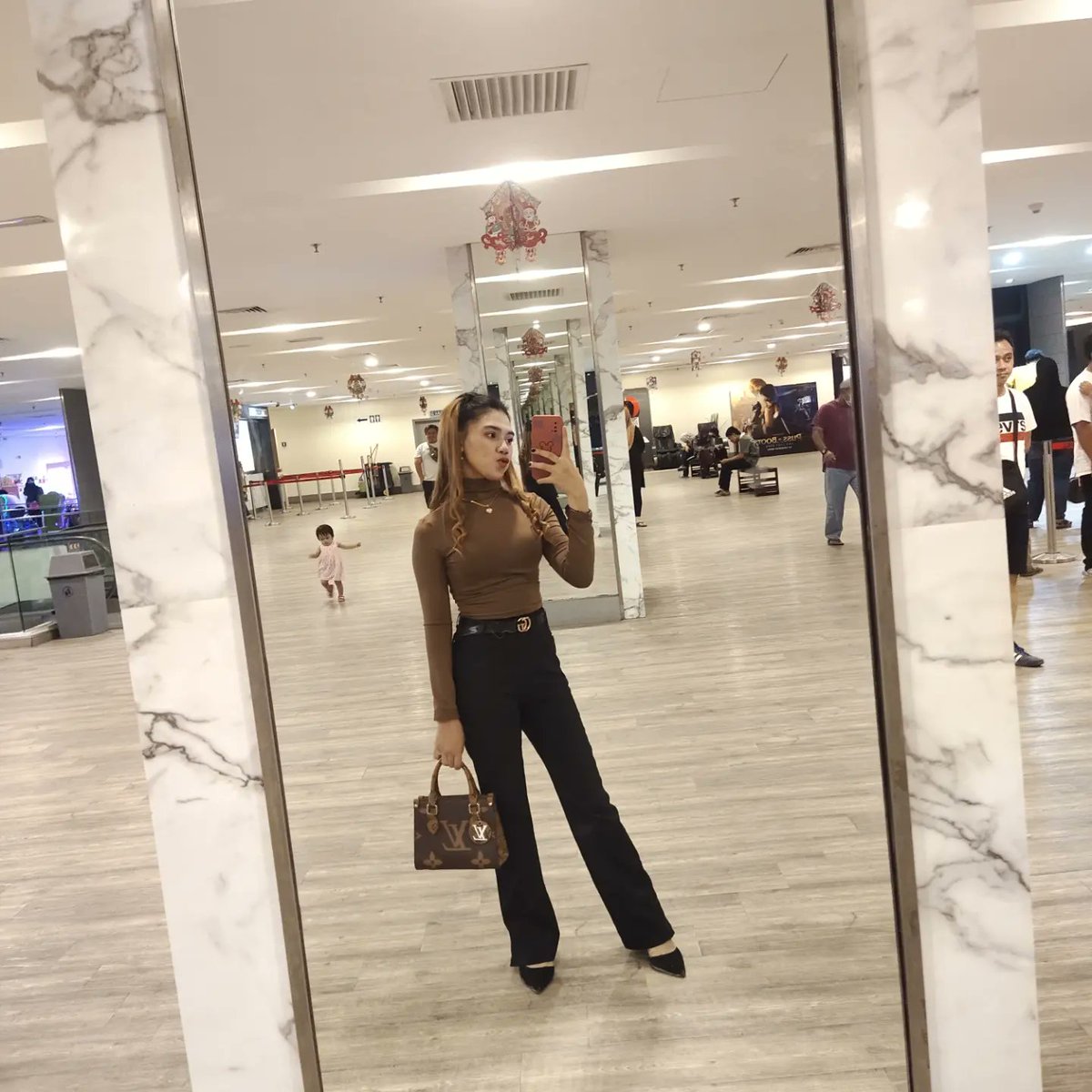 Baby_lyn01's tweet photo. Beauty Is Not In The Face; Beauty Is A Light In The Heart.✨ https://t.co/STluv8P4hB