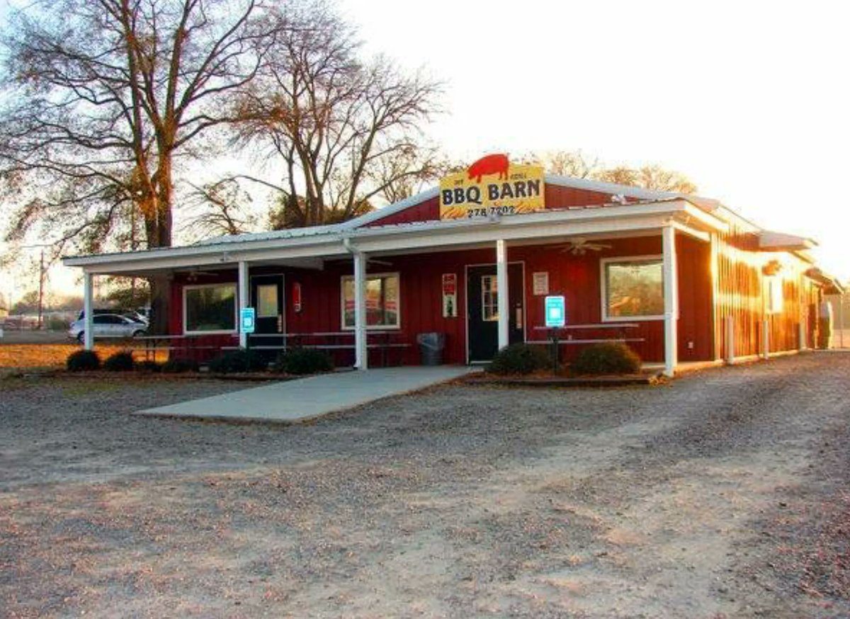 DestinationBBQ's tweet photo. BBQ Barn - Destination BBQ https://t.co/ey7x7KYAlA
.
.
.
#SCBBQTrail #SouthCarolina #DiscoverSC #bbq #bbqblog #bbqrestaurant #bbqlovers #bbqlife #carolinabbq #eatlocal #nearme #barbecue #bbqtime #bbqing #barbecuenation https://t.co/FiojWXCX5q