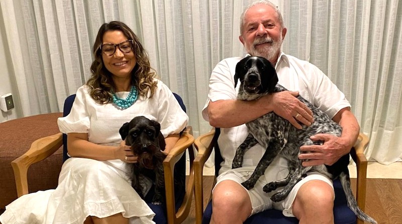 conexaoplaneta's tweet photo. Na posse de #Lula, tiros de canhão e fogos de artifício devem ser substituídos em respeito a #autistas e #animais. Para atender a pedidos de ONG's, #Janja está empenhada em encontrar formas de reduzir e/ou eliminar os ruídos da solenidade: https://t.co/lq53WdpIXY https://t.co/EfkKXwijNH
