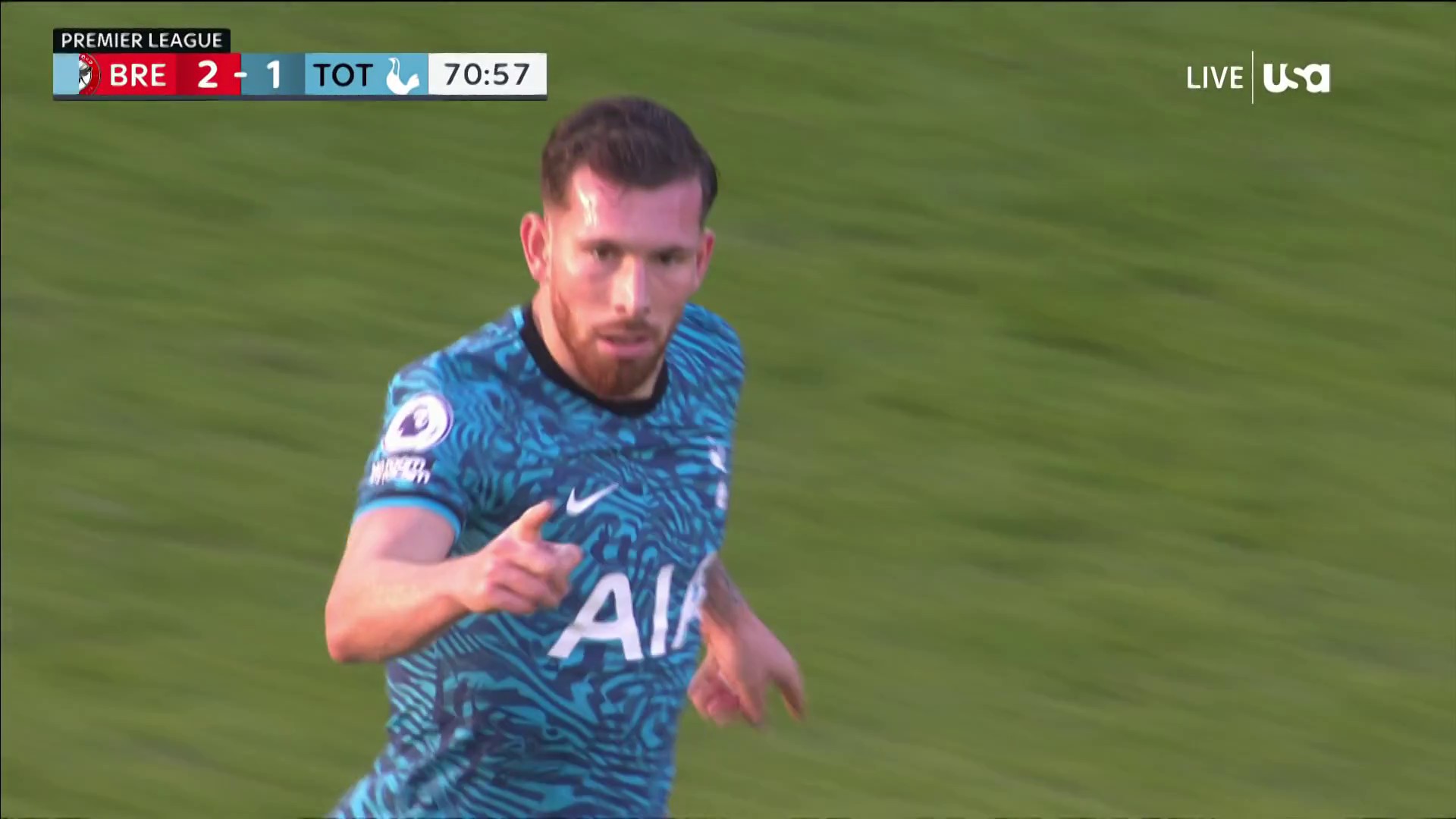 And just like that Tottenham are back in it!

Pierre-Emile Højbjerg makes it 2-2. 💥

🎥 @NBCSportsSoccer
