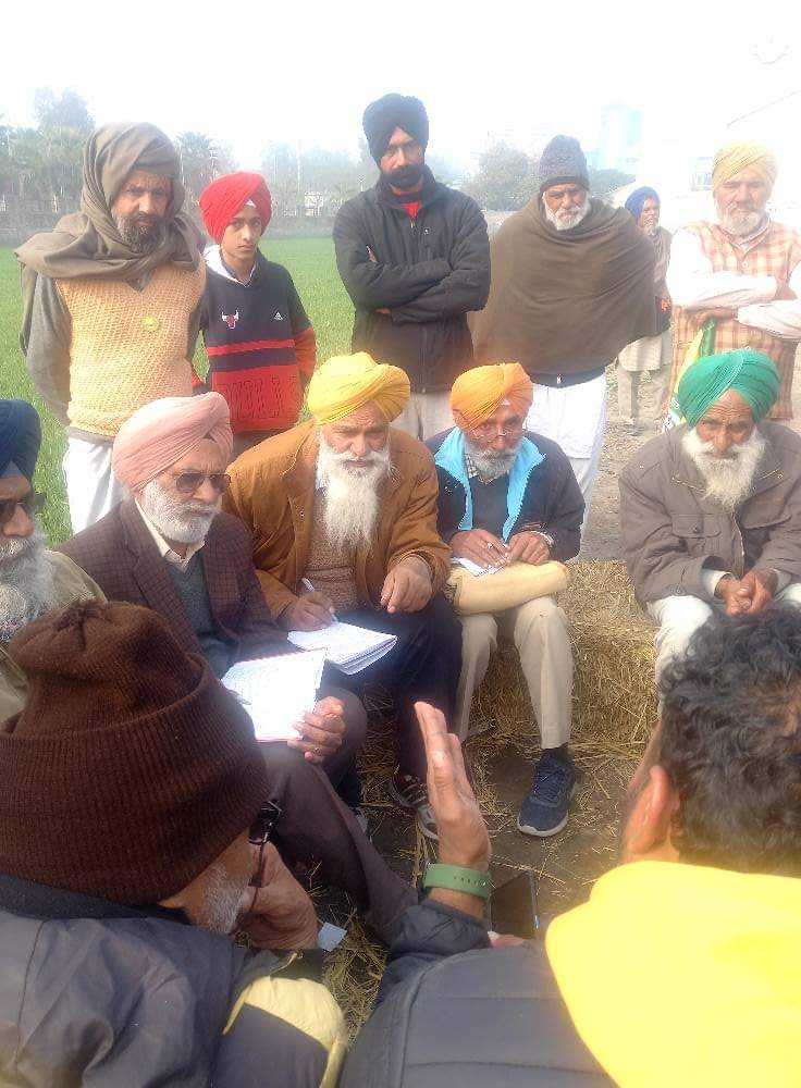 NeelkamalPb's tweet photo. 14 members teams of Association for democratic rights(AFDR) from 6 dists at Zira is recording statements of protesters to prepare report of snatching human rights, it says now #ZiraSanjhaMorcha looks like #DelhiMorcha https://t.co/WmXyBAT3Pm