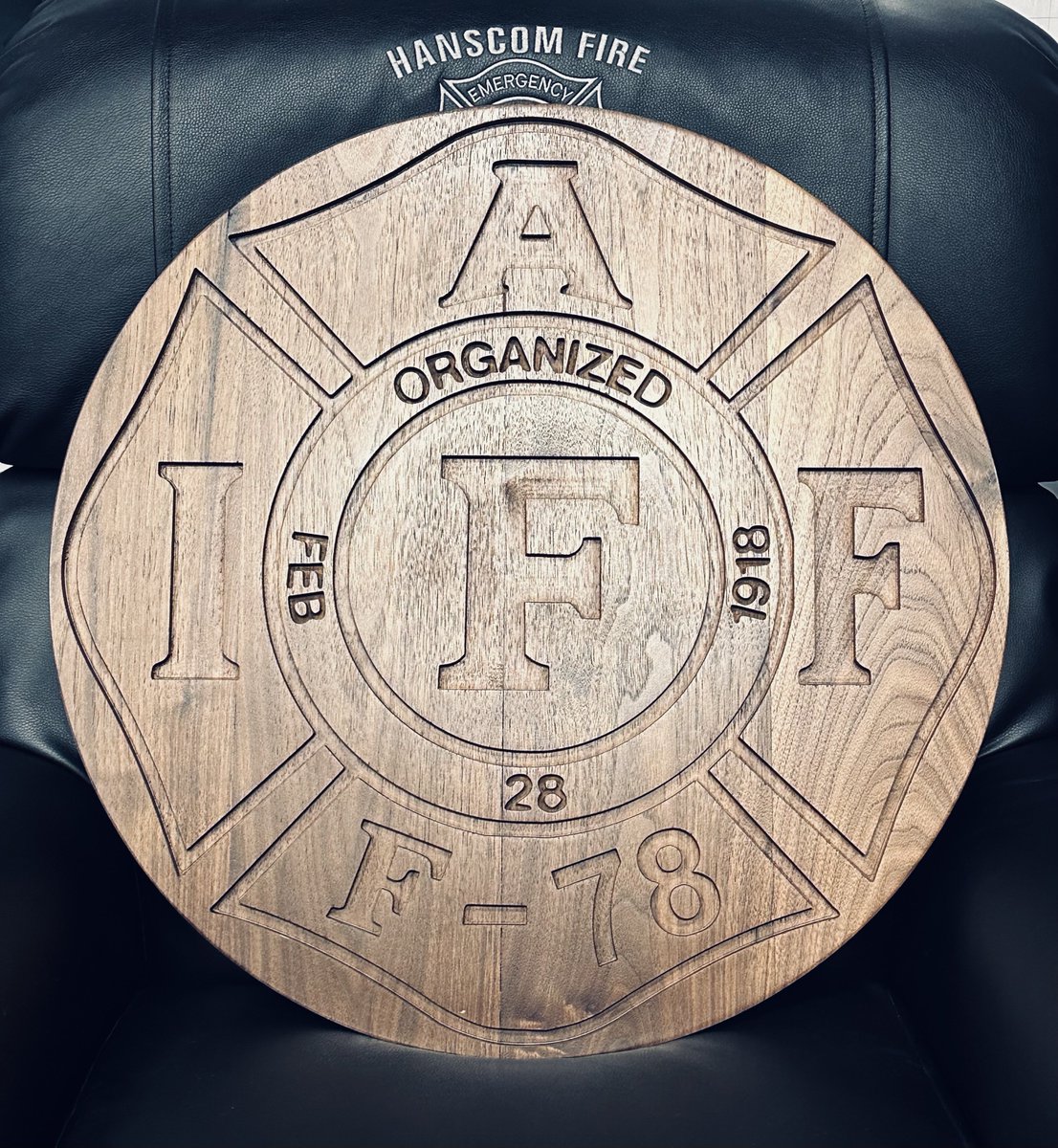 iafff78's tweet photo. Wow. The Brotherhood/Sisterhood does truly travel across jurisdictions! Thanks to @LOCAL_F88 for your very thoughtful gift. It's a beautiful addition to our Union space. 

#HanscomAFB #IAFFnewsdesk #PFFM #IAFF #FLocal78 #UnionStrong #AirForce #FederalFireFighters #Thankful https://t.co/WZsEDxc817