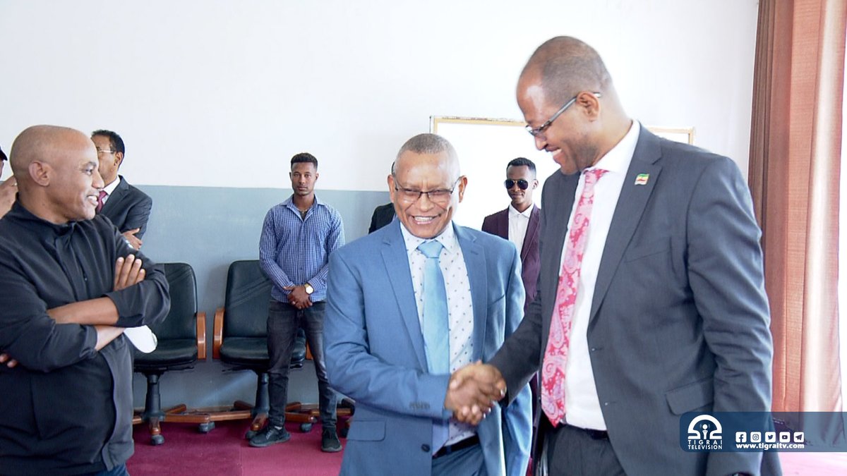 Tigrai_TV's tweet photo. #Ethiopia Federal government delegates meet President Debretsion Gebremichael to discuss the implementation of the peace deal by both parties https://t.co/ylmkViJZyO
