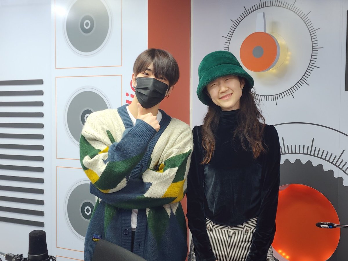 rnus_arirang's tweet photo. #RNUS
👨💻DANNiVIEW📹
동화같은 노래로 단디를
홀딱 빠지게 만든 유발이님😘
귀호강에 시간 가는 줄도 몰랐답니다👍🏻
#DANN #단
#UBARE #유발이
#ARIRANGRADIO #RADIONUS
#아리랑라디오 #라디온어스 https://t.co/Ihh7g7qk5B